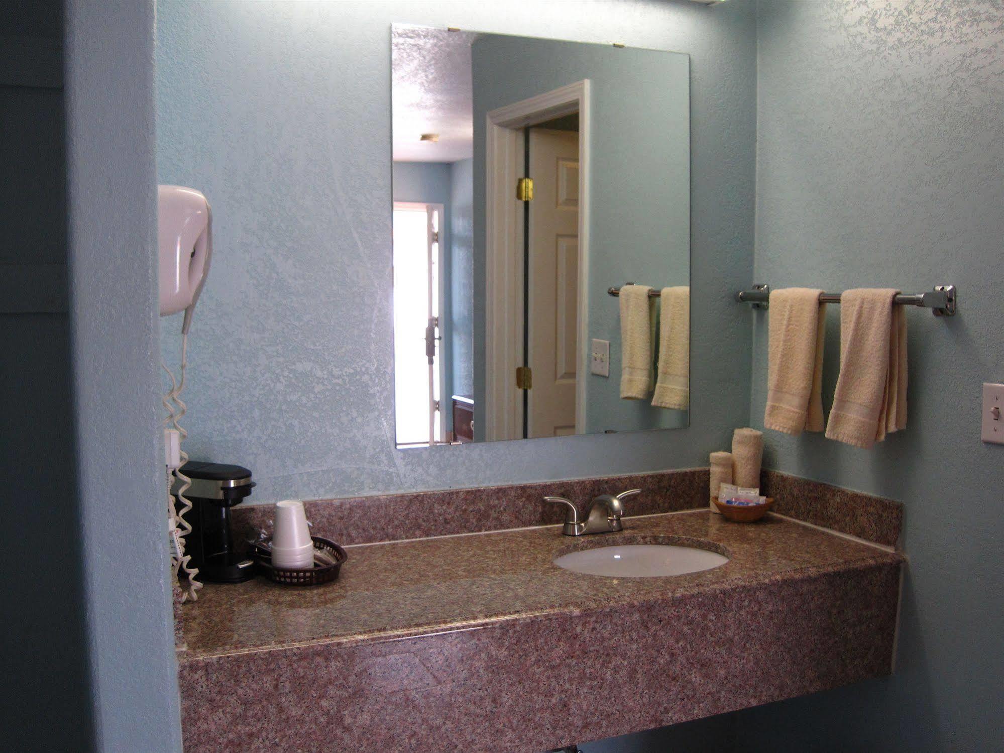 Pinn Road Inn And Suites Lackland Afb And Seaworld San Antonio Eksteriør bilde