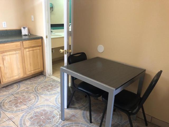 Pinn Road Inn And Suites Lackland Afb And Seaworld San Antonio Eksteriør bilde